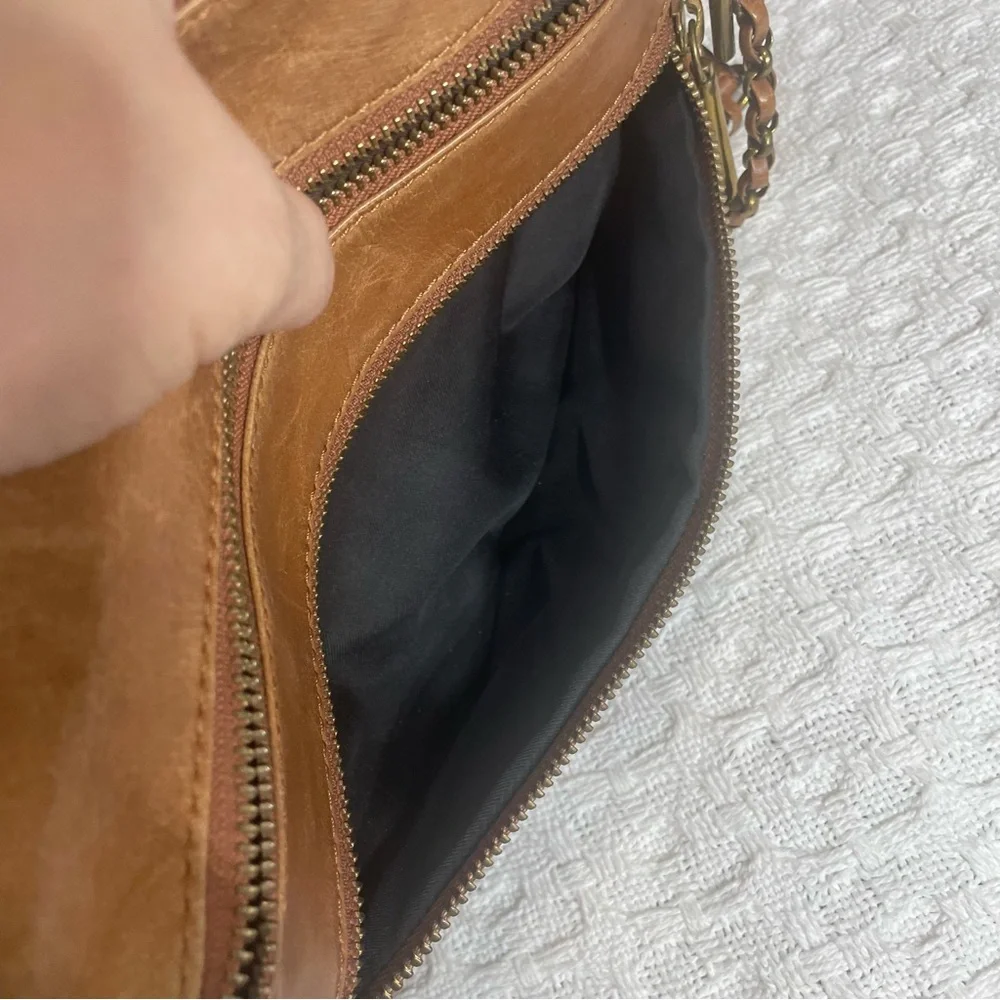 Elliott Lucca elegant tan